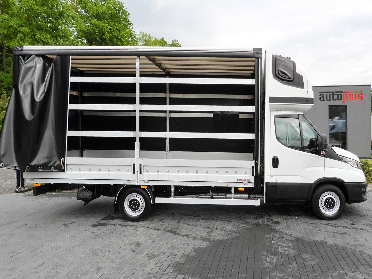 Samochód dostawczy plandeka IVECO DAILY  35S18 TARPAULIN 10 PALLETS WEBASTO CRUISE CONTROL AIR CONDITIONING  180HP: zdjęcie 8