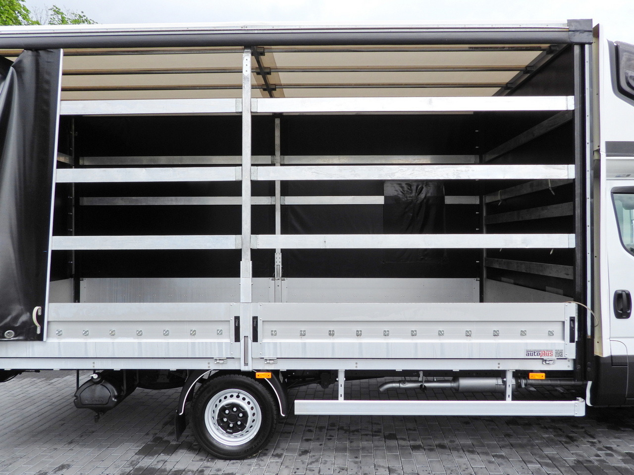 Samochód dostawczy plandeka IVECO DAILY  35S18 TARPAULIN 10 PALLETS WEBASTO CRUISE CONTROL AIR CONDITIONING  180HP: zdjęcie 25