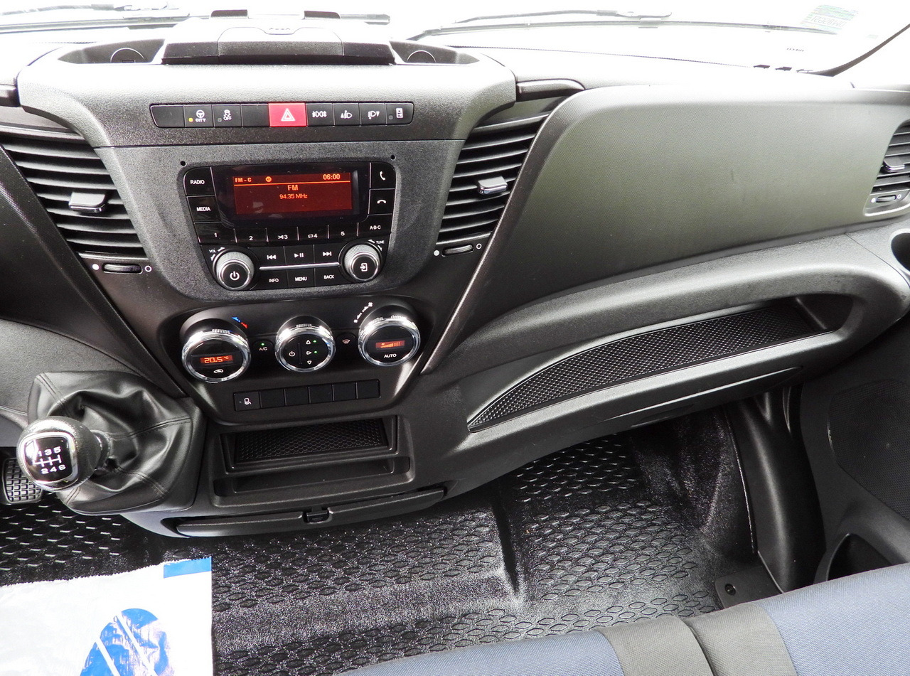Samochód dostawczy plandeka IVECO DAILY  35S18 TARPAULIN 10 PALLETS WEBASTO CRUISE CONTROL AIR CONDITIONING  180HP: zdjęcie 36