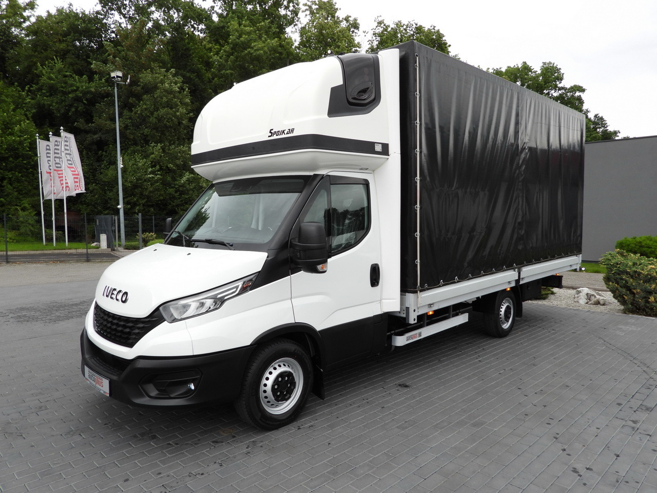 Samochód dostawczy plandeka IVECO DAILY 35S18 TARPAULIN 10 PALLETS WEBASTO CRUISE CONTROL NAVIGATION LED LIGHTS AIR CONDITIONING  180HP: zdjęcie 6