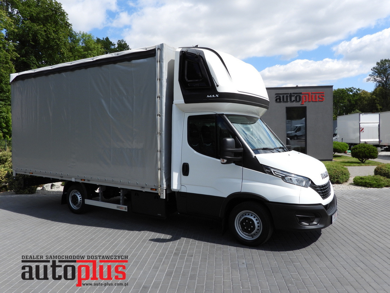 IVECO DAILY 35S18 TARPAULIN 10 PALLETS WEBASTO CRUISE CONTROL NAVIGATION LED LIGHTS AIR CONDITIONING 180HP - Samochód dostawczy plandeka: zdjęcie 1 IVECO DAILY 35S18 TARPAULIN 10 PALLETS WEBASTO CRUISE CONTROL NAVIGATION LED LIGHTS AIR CONDITIONING 180HP - Samochód dostawczy plandeka: zdjęcie 1