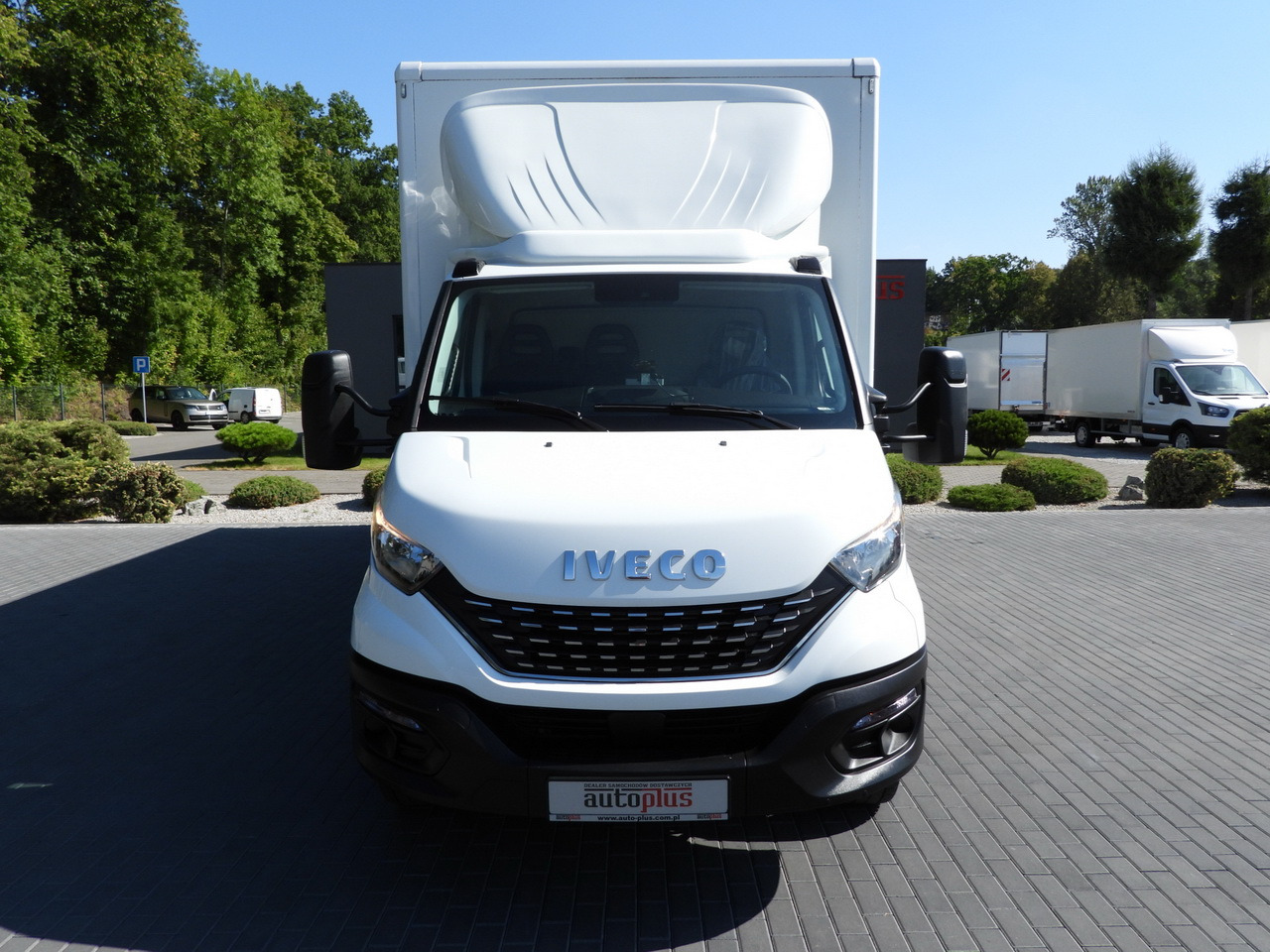 IVECO DAILY 72C18 LIFT 14 PALLETS CRUISE CONTROL PNEUMATICS AUTOMATIC TRANSMISSION HI-MATIC TWIN WHEELS AIR CONDITIONING 180HP - Samochód ciężarowy furgon: zdjęcie 5 IVECO DAILY 72C18 LIFT 14 PALLETS CRUISE CONTROL PNEUMATICS AUTOMATIC TRANSMISSION HI-MATIC TWIN WHEELS AIR CONDITIONING 180HP - Samochód ciężarowy furgon: zdjęcie 5