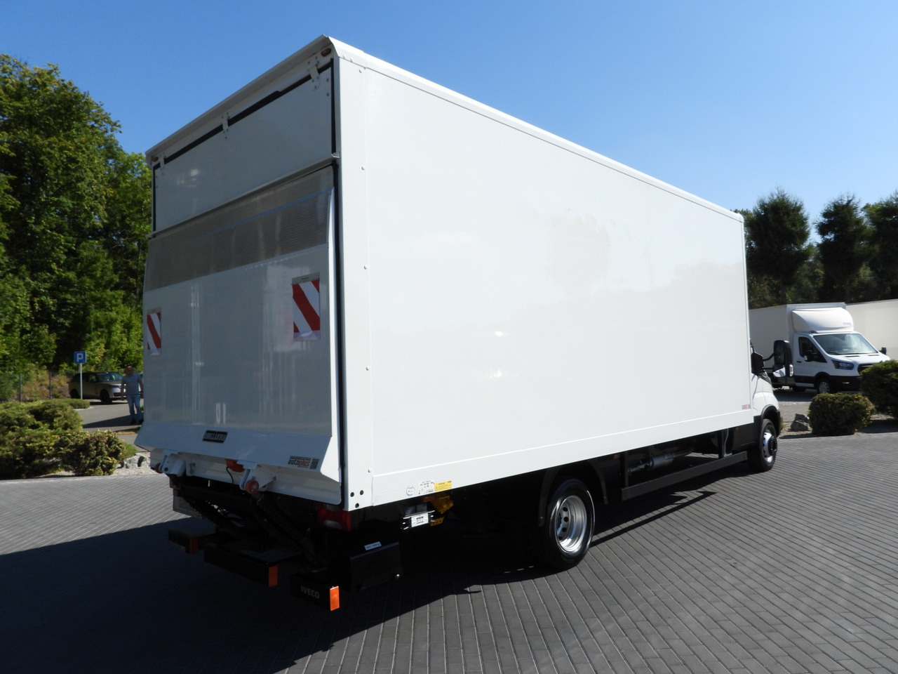 IVECO DAILY 72C18 LIFT 14 PALLETS CRUISE CONTROL PNEUMATICS AUTOMATIC TRANSMISSION HI-MATIC TWIN WHEELS AIR CONDITIONING 180HP - Dostawczy kontener: zdjęcie 3 IVECO DAILY 72C18 LIFT 14 PALLETS CRUISE CONTROL PNEUMATICS AUTOMATIC TRANSMISSION HI-MATIC TWIN WHEELS AIR CONDITIONING 180HP - Dostawczy kontener: zdjęcie 3