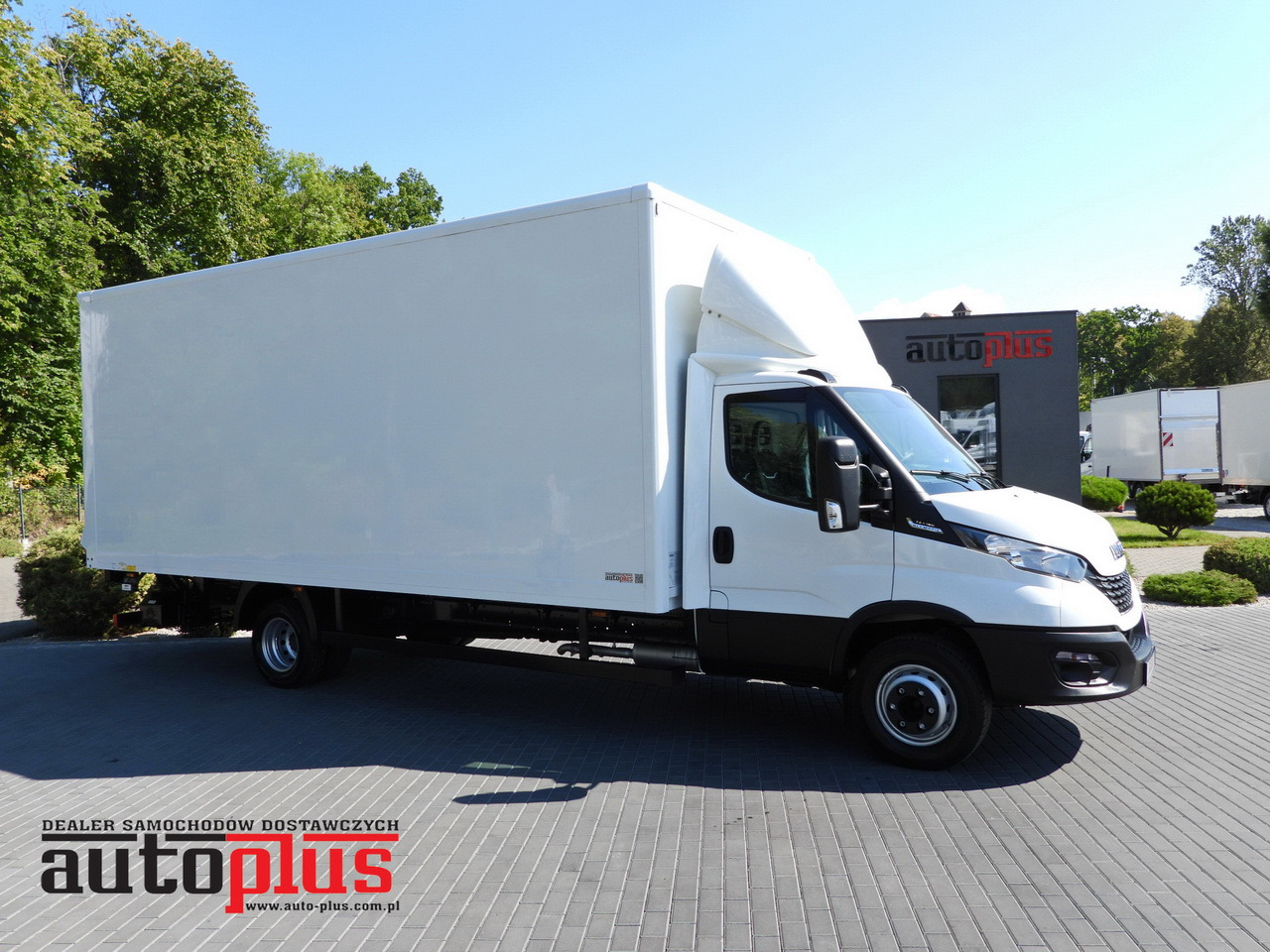 IVECO DAILY 72C18 LIFT 14 PALLETS CRUISE CONTROL PNEUMATICS AUTOMATIC TRANSMISSION HI-MATIC TWIN WHEELS AIR CONDITIONING 180HP - Samochód ciężarowy furgon: zdjęcie 1 IVECO DAILY 72C18 LIFT 14 PALLETS CRUISE CONTROL PNEUMATICS AUTOMATIC TRANSMISSION HI-MATIC TWIN WHEELS AIR CONDITIONING 180HP - Samochód ciężarowy furgon: zdjęcie 1