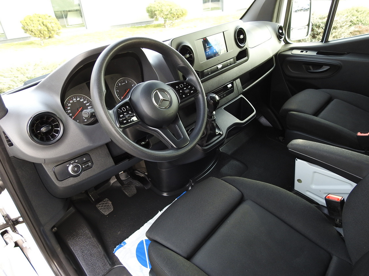 MERCEDES SPRINTER 314 BOX DELIVERY VAN 6 SEATS CRUISE CONTROL AIR CONDITIONING 140HP - Furgon: zdjęcie 2 MERCEDES SPRINTER 314 BOX DELIVERY VAN 6 SEATS CRUISE CONTROL AIR CONDITIONING 140HP - Furgon: zdjęcie 2