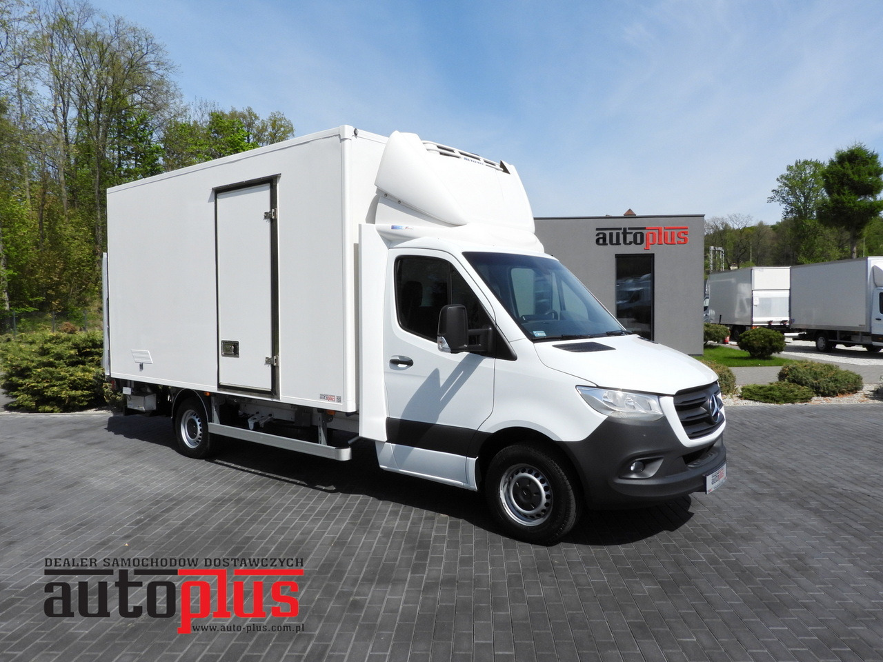 MERCEDES SPRINTER 316 REGRIGERATOR BOX 0*C LIFT 8 PALLETS CRUISE CONTROL PNEUMATICS AIR CONDITIONING 160HP - Samochód dostawczy chłodnia: zdjęcie 1 MERCEDES SPRINTER 316 REGRIGERATOR BOX 0*C LIFT 8 PALLETS CRUISE CONTROL PNEUMATICS AIR CONDITIONING 160HP - Samochód dostawczy chłodnia: zdjęcie 1