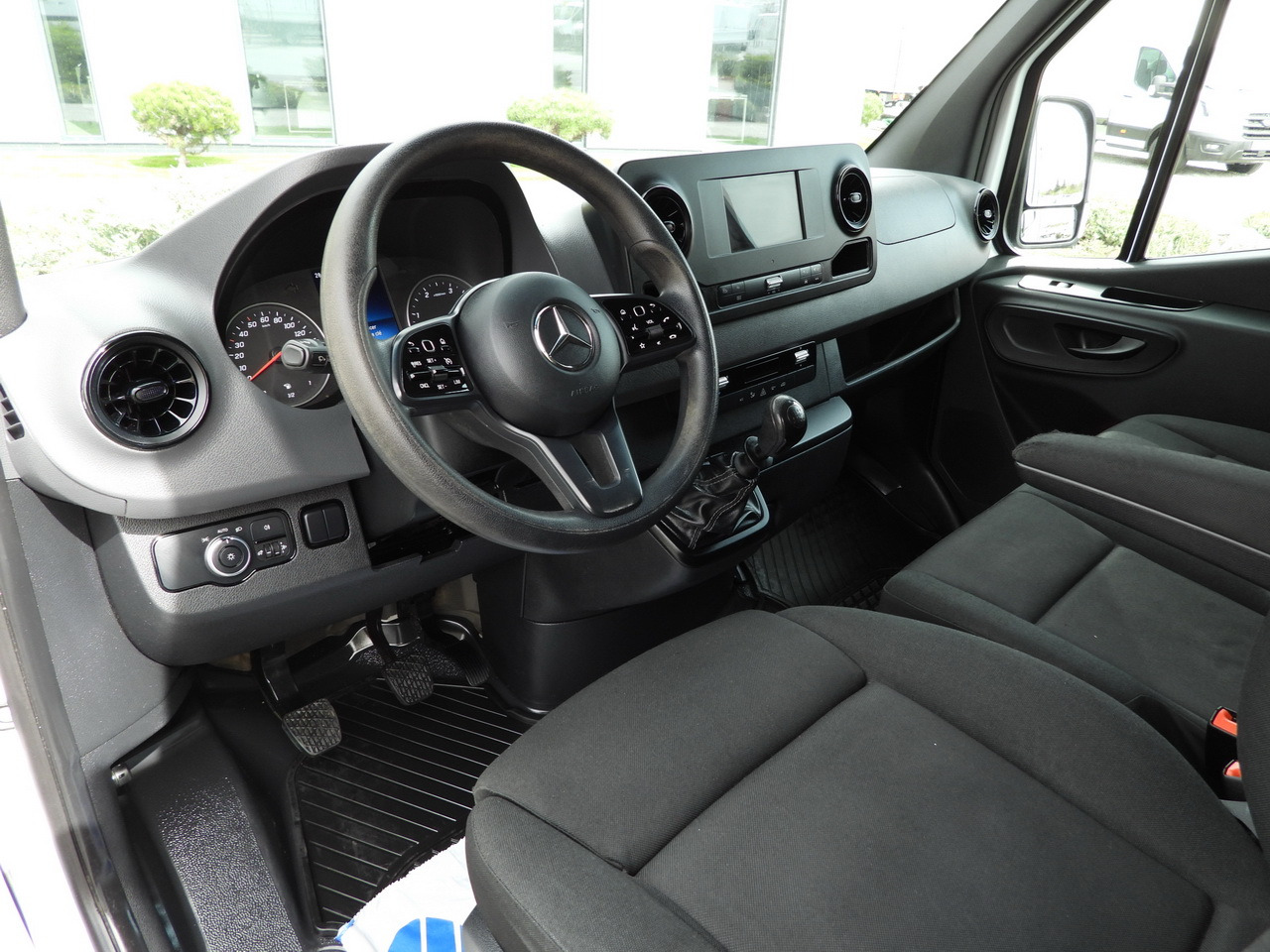 MERCEDES SPRINTER 516 TIPPER CRUISE CONTROL TWIN WHEELS AIR CONDITIONING 160HP - Samochód dostawczy wywrotka: zdjęcie 2 MERCEDES SPRINTER 516 TIPPER CRUISE CONTROL TWIN WHEELS AIR CONDITIONING 160HP - Samochód dostawczy wywrotka: zdjęcie 2