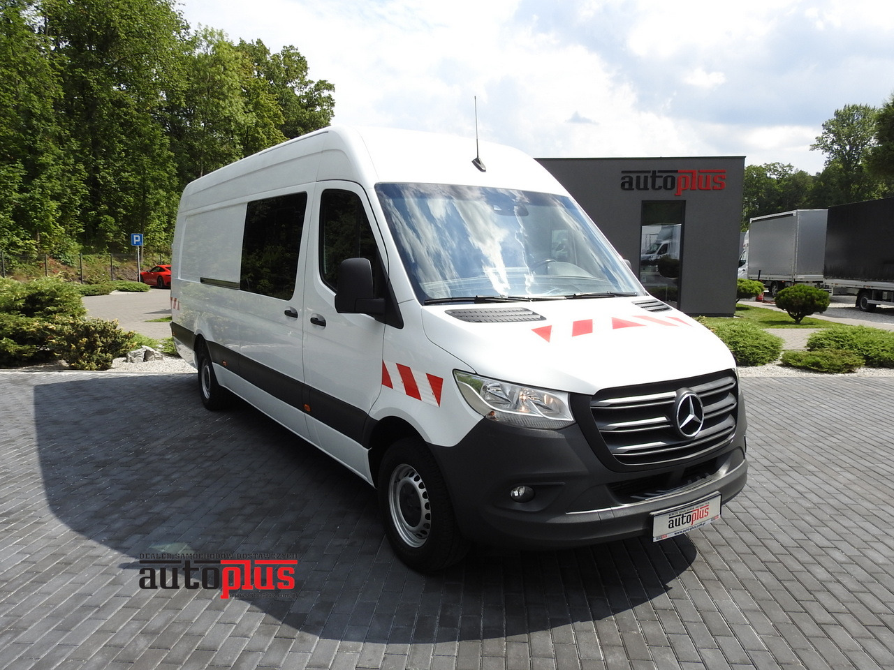 MERCEDES SPRINTER BOX DELIVERY VAN 5 SEATS CRUISE CONTROL NAVIGATION AIR CONDITIONING AUTOMATIC TRANSMISSION 160HP - Furgon: zdjęcie 1 MERCEDES SPRINTER BOX DELIVERY VAN 5 SEATS CRUISE CONTROL NAVIGATION AIR CONDITIONING AUTOMATIC TRANSMISSION 160HP - Furgon: zdjęcie 1