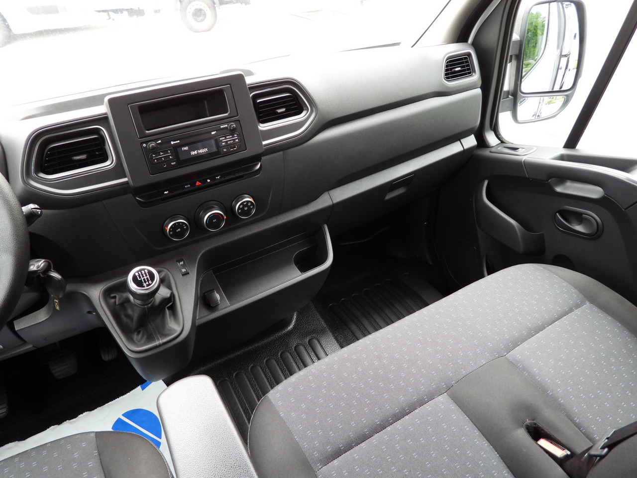 Furgon OPEL MOVANO BOX DELIVERY VAN 7 SEATS CRUISE CONTROL LED LIGHTS AIR CONDITIONING 135HP: zdjęcie 29 Furgon OPEL MOVANO BOX DELIVERY VAN 7 SEATS CRUISE CONTROL LED LIGHTS AIR CONDITIONING 135HP: zdjęcie 29