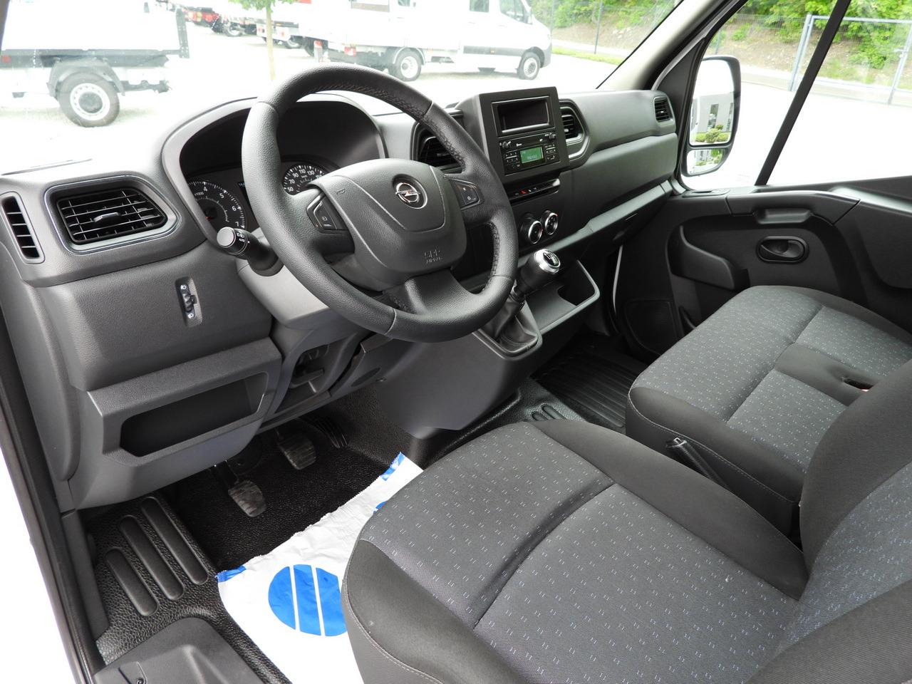 OPEL MOVANO BOX DELIVERY VAN 7 SEATS CRUISE CONTROL LED LIGHTS AIR CONDITIONING 135HP - Furgon: zdjęcie 2 OPEL MOVANO BOX DELIVERY VAN 7 SEATS CRUISE CONTROL LED LIGHTS AIR CONDITIONING 135HP - Furgon: zdjęcie 2