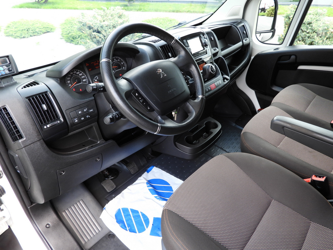 PEUGEOT BOXER REGRIGERATOR BOX 0*C 8 PALLETS CRUISE CONTROL LED LIGHTS AIR CONDITIONING 165HP - Samochód dostawczy chłodnia: zdjęcie 2 PEUGEOT BOXER REGRIGERATOR BOX 0*C 8 PALLETS CRUISE CONTROL LED LIGHTS AIR CONDITIONING 165HP - Samochód dostawczy chłodnia: zdjęcie 2