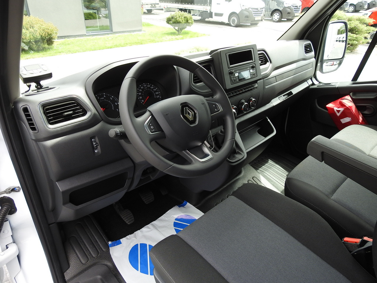 RENAULT MASTER NEW REGRIGERATOR BOX -10*C 8 PALLETS CRUISE CONTROL AIR CONDITIONING LED LIGHTS GUARANTEE 165HP - Samochód dostawczy chłodnia: zdjęcie 2 RENAULT MASTER NEW REGRIGERATOR BOX -10*C 8 PALLETS CRUISE CONTROL AIR CONDITIONING LED LIGHTS GUARANTEE 165HP - Samochód dostawczy chłodnia: zdjęcie 2