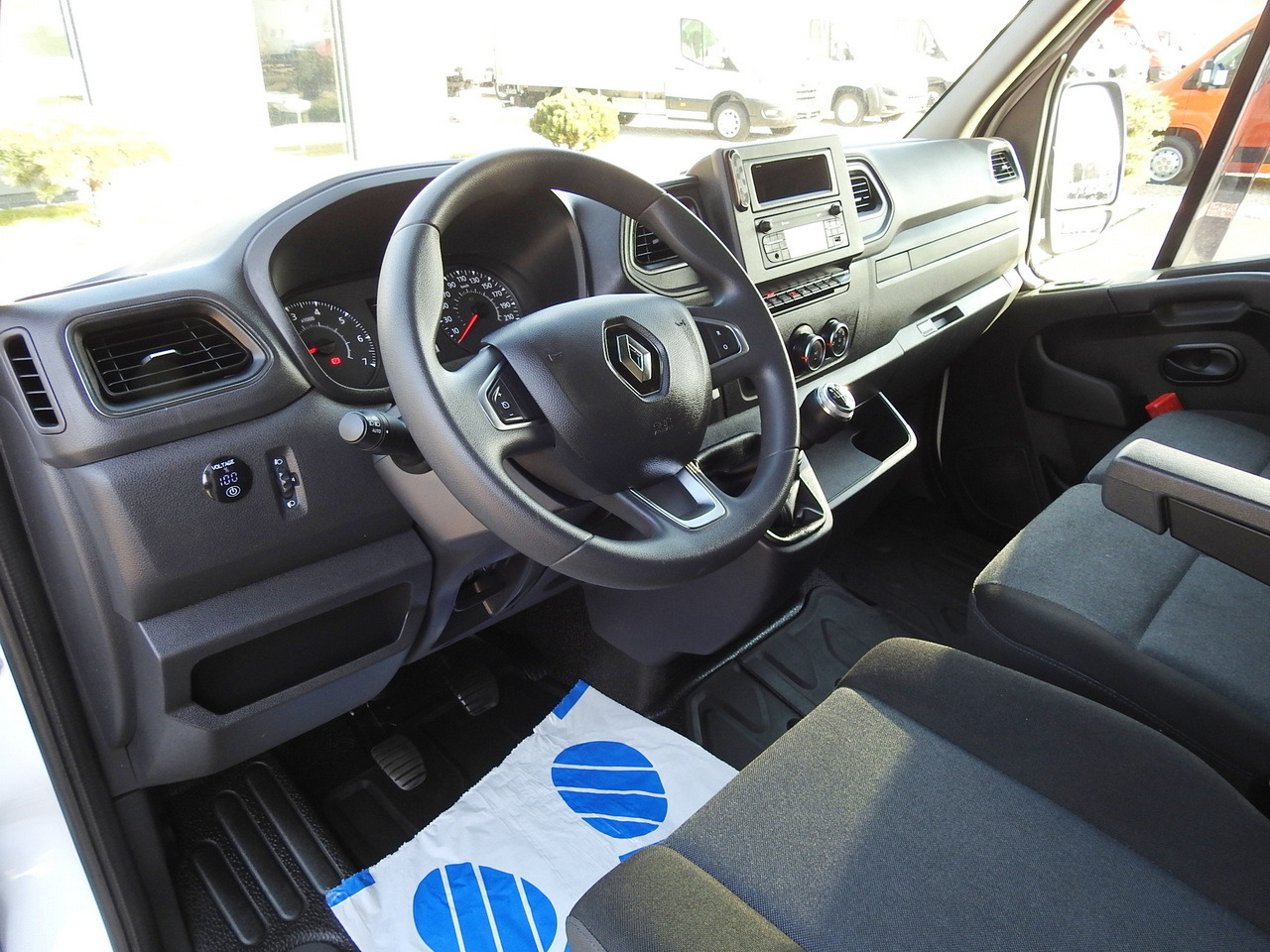 RENAULT MASTER TARPAULIN 10 PALLETS WEBASTO CRUISE CONTROL LED LIGHTS PNEUMATICS AIR CONDITIONING 165HP - Samochód dostawczy plandeka: zdjęcie 2 RENAULT MASTER TARPAULIN 10 PALLETS WEBASTO CRUISE CONTROL LED LIGHTS PNEUMATICS AIR CONDITIONING 165HP - Samochód dostawczy plandeka: zdjęcie 2