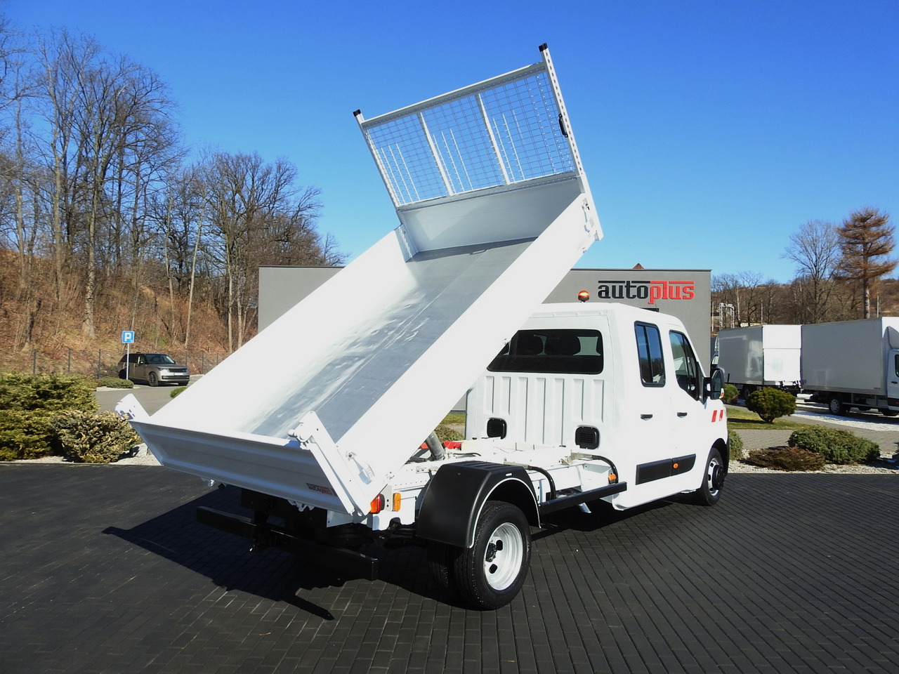 RENAULT MASTER TIPPER DOUBLE CABIN DOKA 6 SEATS CRUISE CONTROL AIR CONDITIONING LED LIGHTS TWIN WHEELS 130HP - Samochód dostawczy wywrotka: zdjęcie 3 RENAULT MASTER TIPPER DOUBLE CABIN DOKA 6 SEATS CRUISE CONTROL AIR CONDITIONING LED LIGHTS TWIN WHEELS 130HP - Samochód dostawczy wywrotka: zdjęcie 3