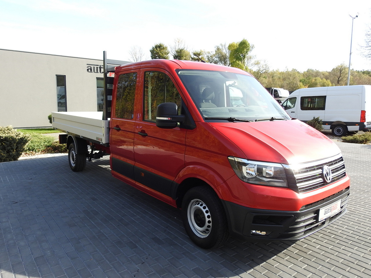 VOLKSWAGEN CRAFTER STAKE BODY DOUBLE CABIN DOKA 7 SEATS AIR CONDITIONING 140HP - Samochód dostawczy doka: zdjęcie 4 VOLKSWAGEN CRAFTER STAKE BODY DOUBLE CABIN DOKA 7 SEATS AIR CONDITIONING 140HP - Samochód dostawczy doka: zdjęcie 4