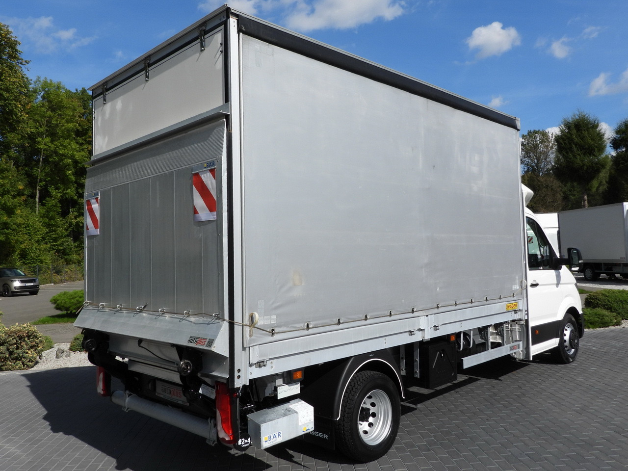 VOLKSWAGEN CRAFTER TARPAULIN LIFT 8 PALLETS CRUISE CONTROL LED LIGHTS TWIN WHEELS AIR CONDITIONING 180HP - Samochód dostawczy plandeka: zdjęcie 3 VOLKSWAGEN CRAFTER TARPAULIN LIFT 8 PALLETS CRUISE CONTROL LED LIGHTS TWIN WHEELS AIR CONDITIONING 180HP - Samochód dostawczy plandeka: zdjęcie 3