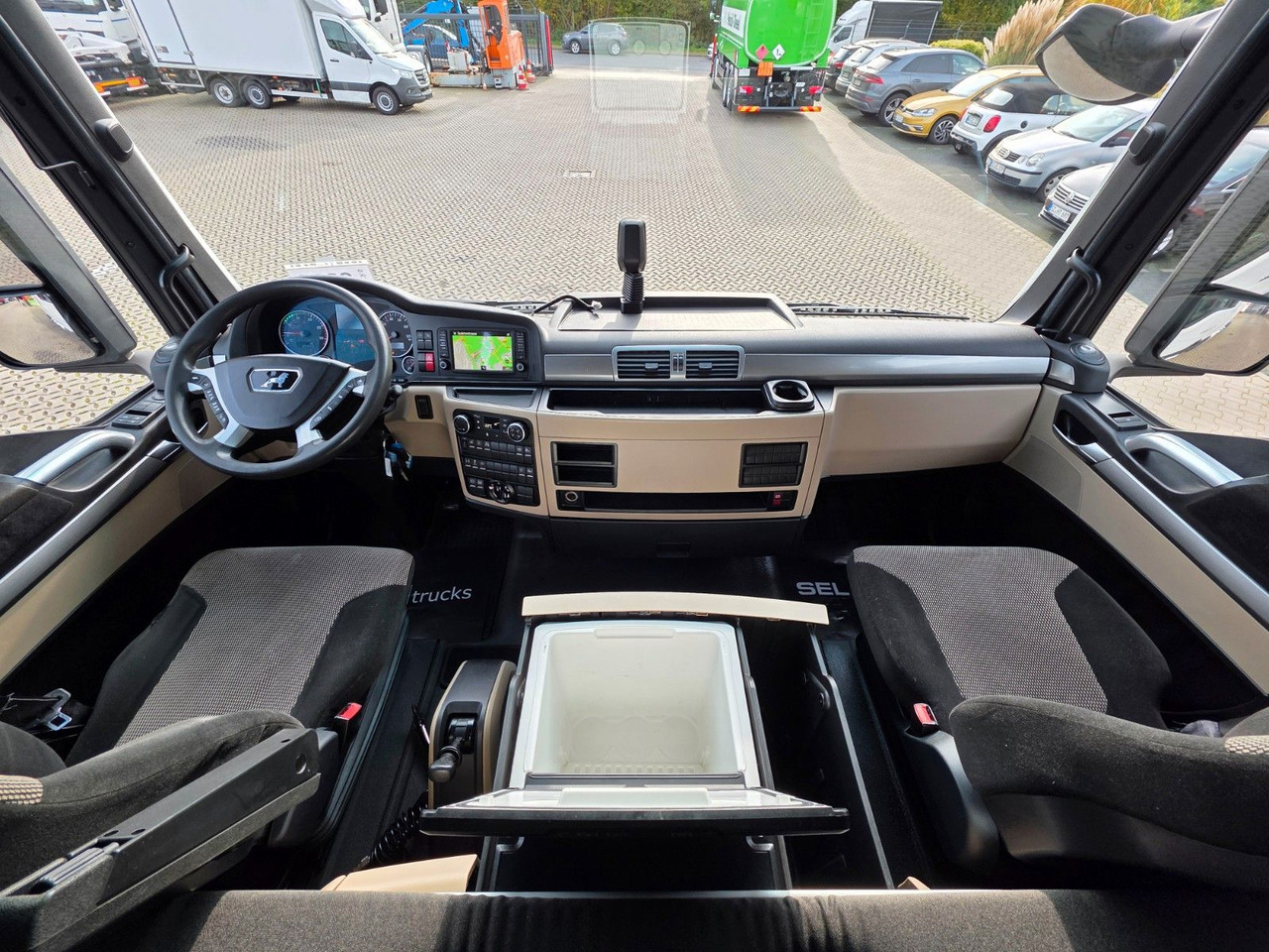 Ciągnik siodłowy MAN TGX 18.460 4X2 LLS-U / Retarder / 2 Tanks: zdjęcie 36