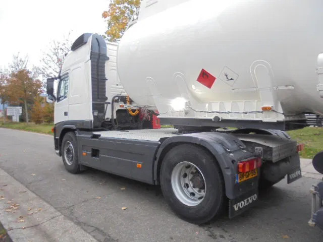 Volvo FM 400 GLOBETROTTER ADR NL TRUCK +TANK TRAILER - Ciągnik siodłowy: zdjęcie 4 Volvo FM 400 GLOBETROTTER ADR NL TRUCK +TANK TRAILER - Ciągnik siodłowy: zdjęcie 4