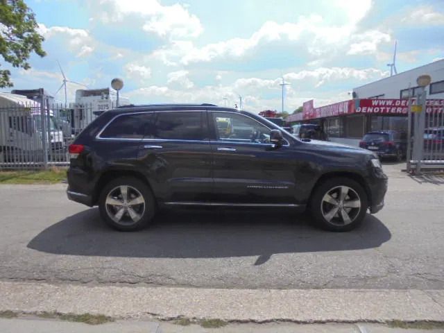 Jeep Grand Cherokee 4X4 SUMMIT EDITION 3.0 LTR V6 - SUV: zdjęcie 4 Jeep Grand Cherokee 4X4 SUMMIT EDITION 3.0 LTR V6 - SUV: zdjęcie 4