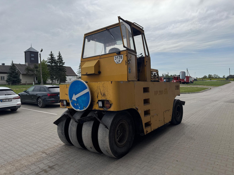 Stavostroj VP200 - Walec ogumiony: zdjęcie 4 Stavostroj VP200 - Walec ogumiony: zdjęcie 4