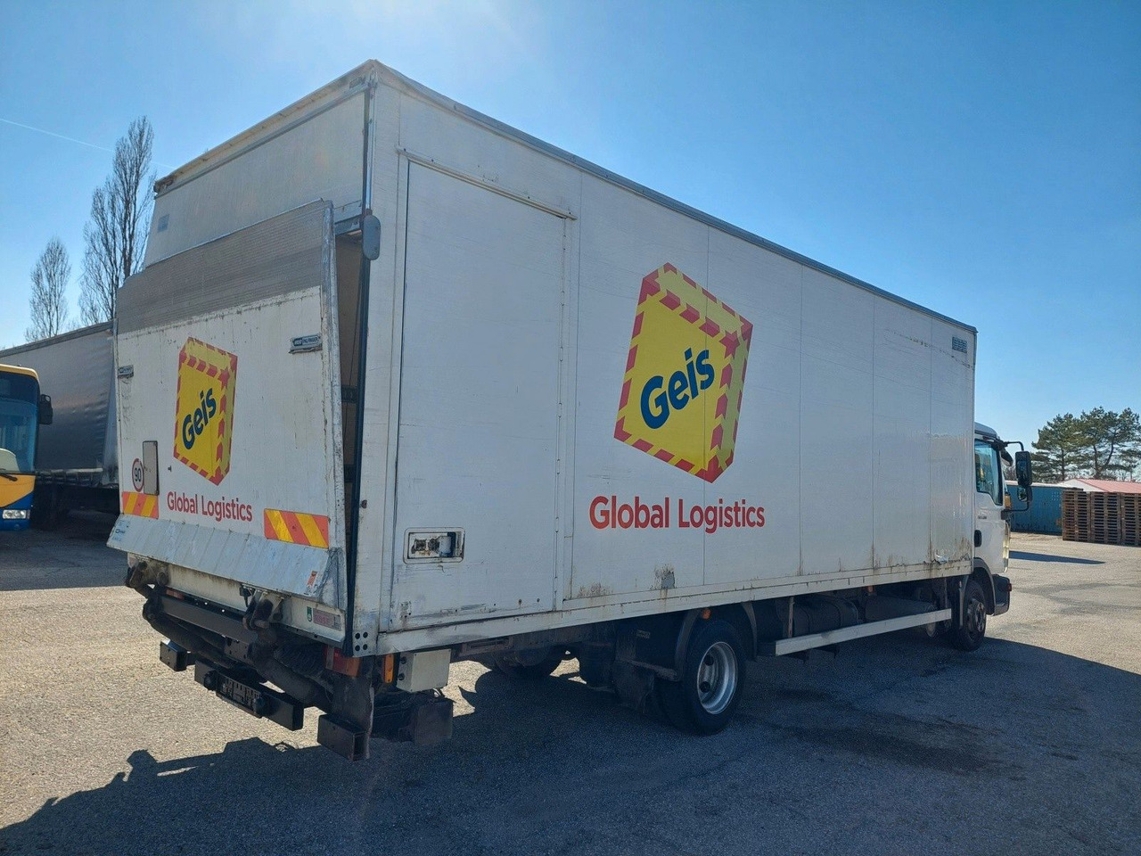 MAN TGL 7.180 4X2 BL - Dostawczy kontener: zdjęcie 4 MAN TGL 7.180 4X2 BL - Dostawczy kontener: zdjęcie 4