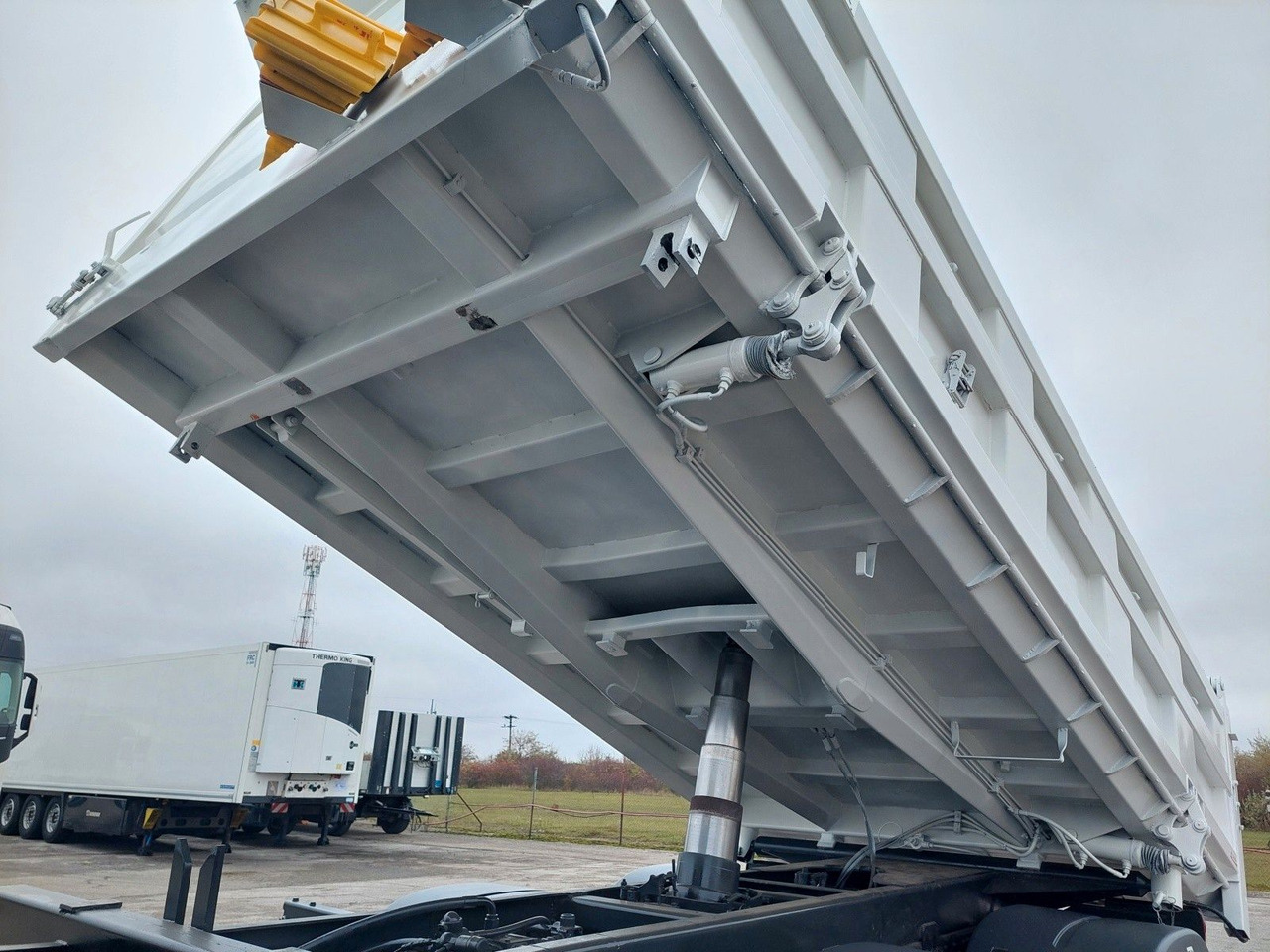 MAN TGS 33.480 6x6 BB Bordmatik - Wywrotka: zdjęcie 5 MAN TGS 33.480 6x6 BB Bordmatik - Wywrotka: zdjęcie 5