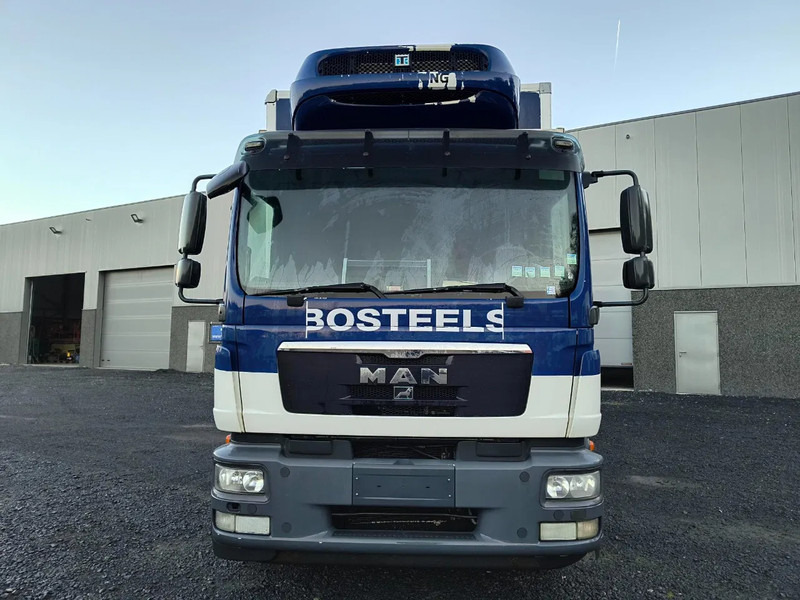 MAN TGM 18.250 2 COMP THERMOKING - 2000KG DHOLLANDIA - Samochód ciężarowy chłodnia: zdjęcie 2 MAN TGM 18.250 2 COMP THERMOKING - 2000KG DHOLLANDIA - Samochód ciężarowy chłodnia: zdjęcie 2