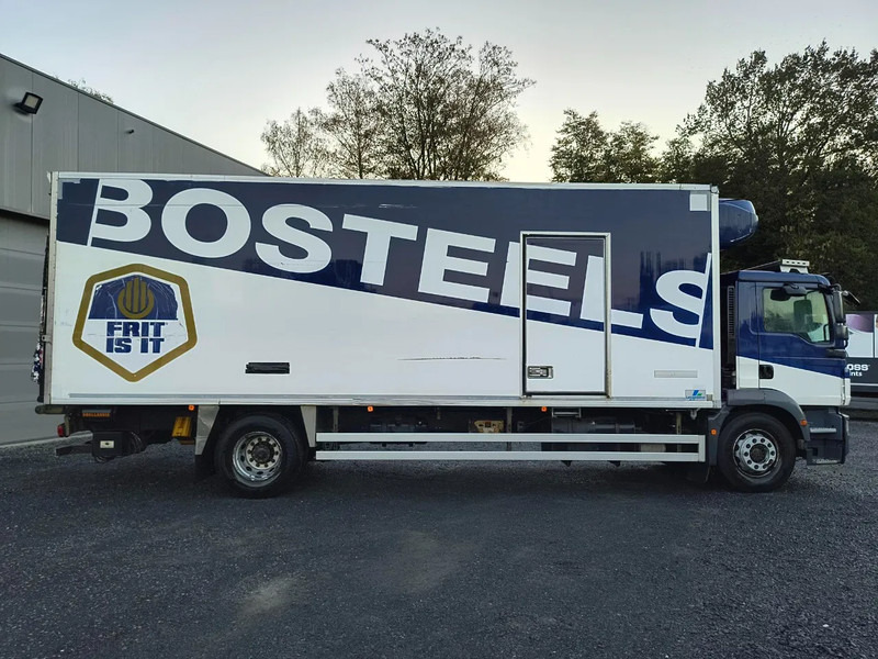 MAN TGM 18.250 2 COMP THERMOKING - 2000KG DHOLLANDIA - Samochód ciężarowy chłodnia: zdjęcie 4 MAN TGM 18.250 2 COMP THERMOKING - 2000KG DHOLLANDIA - Samochód ciężarowy chłodnia: zdjęcie 4