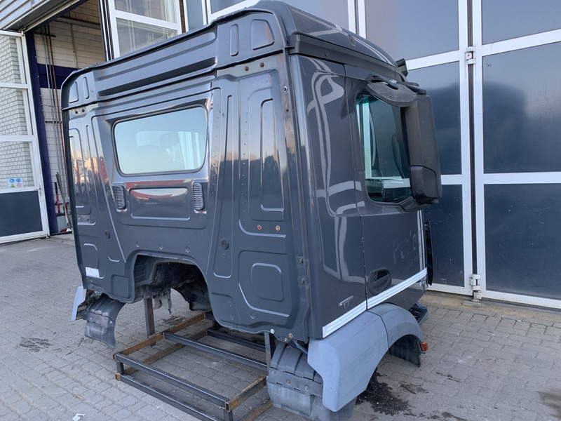 Mercedes-Benz Antos MP4 Mercedes ClassicSpace M-cab L1EH1 A 000 600 01 01 - Kabina i wnętrze do Samochodów ciężarowych: zdjęcie 3 Mercedes-Benz Antos MP4 Mercedes ClassicSpace M-cab L1EH1 A 000 600 01 01 - Kabina i wnętrze do Samochodów ciężarowych: zdjęcie 3