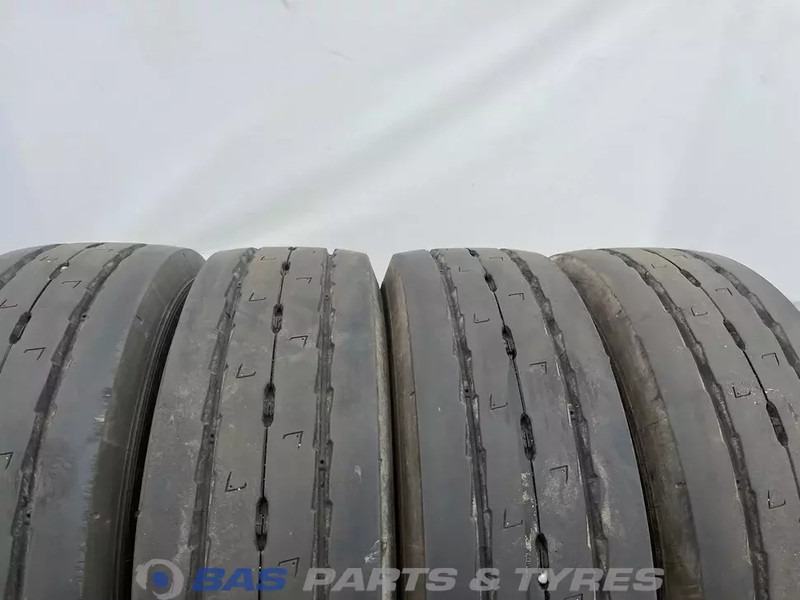 Michelin Michelin 205/65R17.5 X Multi T2 132/130 J M+S 3PMSF gebruikte set - Opona do Samochodów ciężarowych: zdjęcie 2 Michelin Michelin 205/65R17.5 X Multi T2 132/130 J M+S 3PMSF gebruikte set - Opona do Samochodów ciężarowych: zdjęcie 2