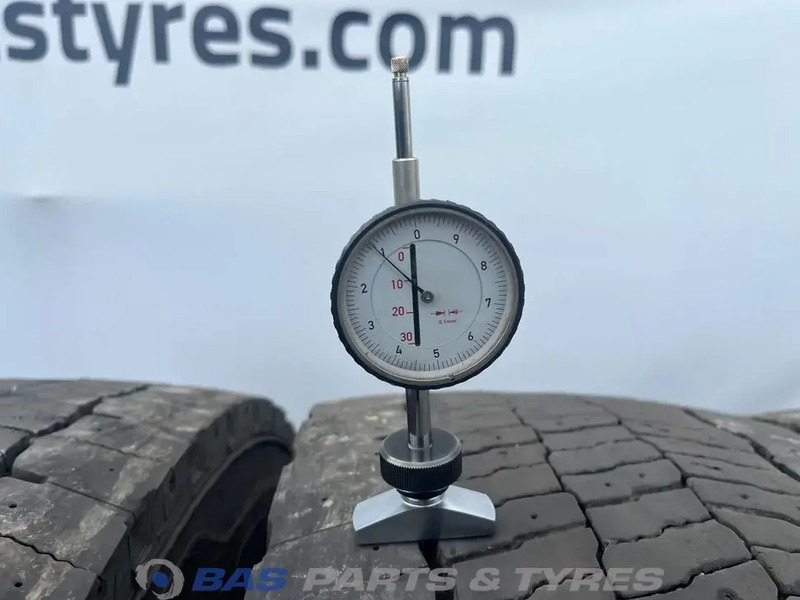 Michelin Remix Michelin Remix 315/80R22.5 X Multi D 156/150 M+S 3PMSF gebruikte set - Opona do Samochodów ciężarowych: zdjęcie 3 Michelin Remix Michelin Remix 315/80R22.5 X Multi D 156/150 M+S 3PMSF gebruikte set - Opona do Samochodów ciężarowych: zdjęcie 3