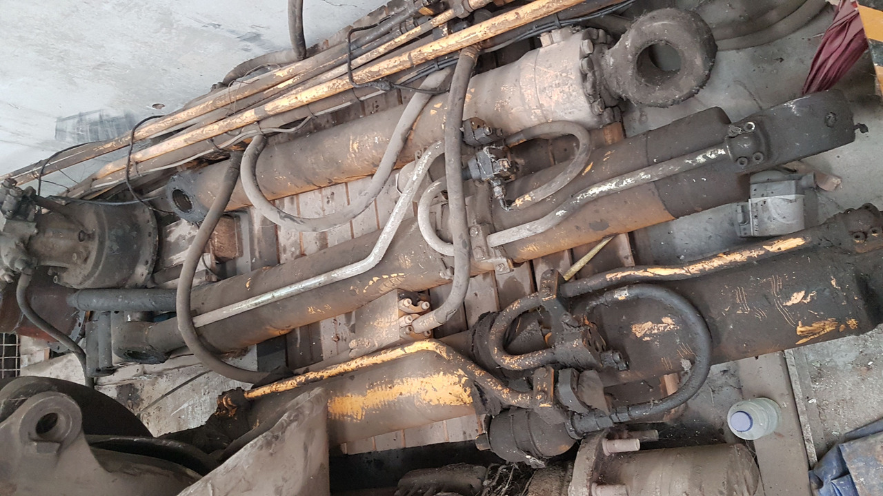 LIEBHERR A904C S/N: WLHZ044ZHZK023635 (2005) - Maszyna budowlana: zdjęcie 4 LIEBHERR A904C S/N: WLHZ044ZHZK023635 (2005) - Maszyna budowlana: zdjęcie 4