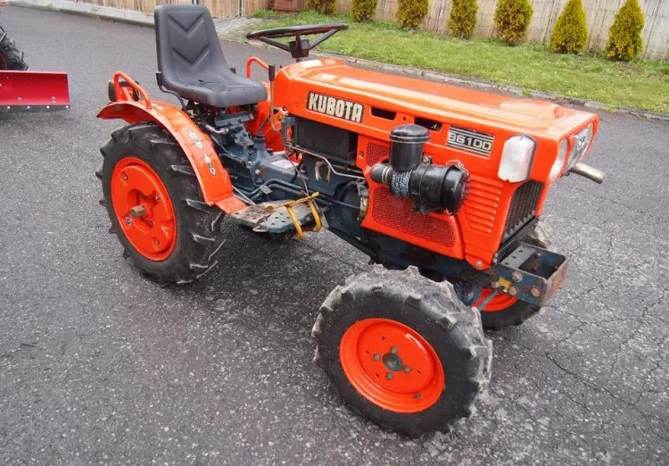 Ciągnik Kubota B6100 1995 4x4 - Ciągnik rolniczy: zdjęcie 4 Ciągnik Kubota B6100 1995 4x4 - Ciągnik rolniczy: zdjęcie 4