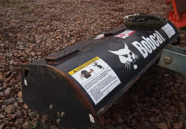 Glebogryzarka 2010 do BOBCATA - Glebogryzarka: zdjęcie 5 Glebogryzarka 2010 do BOBCATA - Glebogryzarka: zdjęcie 5