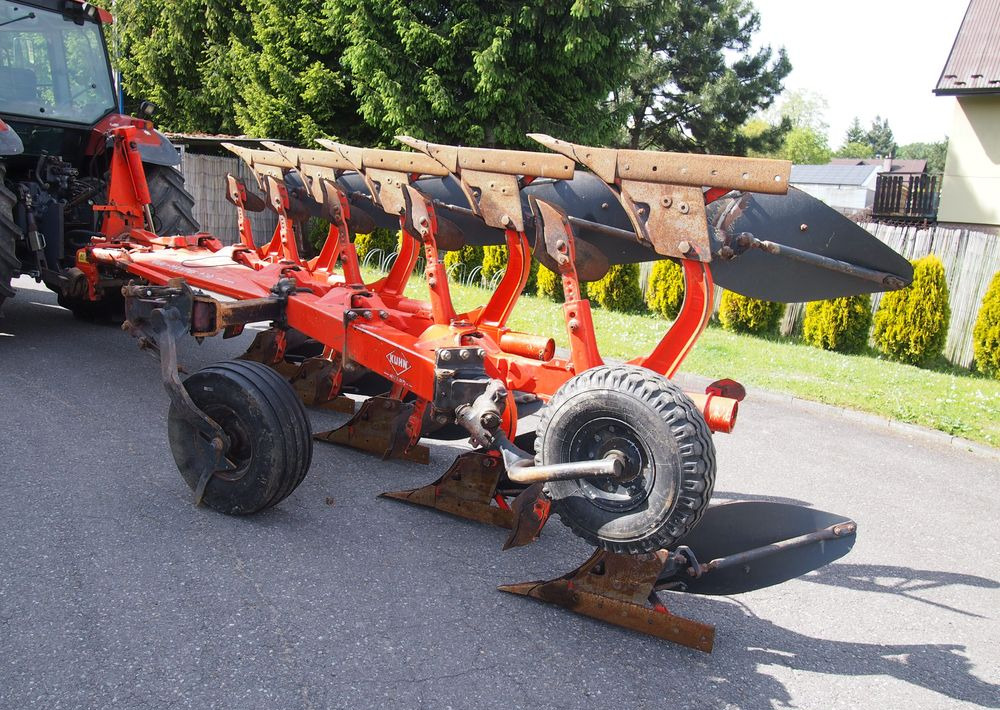 Pług obrotowy Kuhn Kuhn Vari-Master 150 4+1 Pług obracany Kuhn Vari-Master 150 4+1 - Pług: zdjęcie 4 Pług obrotowy Kuhn Kuhn Vari-Master 150 4+1 Pług obracany Kuhn Vari-Master 150 4+1 - Pług: zdjęcie 4