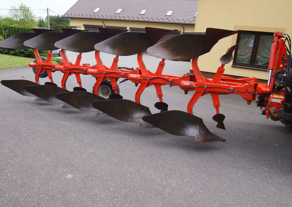 Pług obrotowy Kuhn Kuhn Vari-Master 150 4+1 Pług obracany Kuhn Vari-Master 150 4+1 - Pług: zdjęcie 1 Pług obrotowy Kuhn Kuhn Vari-Master 150 4+1 Pług obracany Kuhn Vari-Master 150 4+1 - Pług: zdjęcie 1