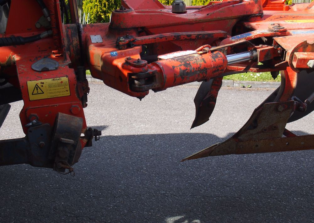 Pług obrotowy Kuhn Kuhn Vari-Master 150 4+1 Pług obracany Kuhn Vari-Master 150 4+1 - Pług: zdjęcie 3 Pług obrotowy Kuhn Kuhn Vari-Master 150 4+1 Pług obracany Kuhn Vari-Master 150 4+1 - Pług: zdjęcie 3