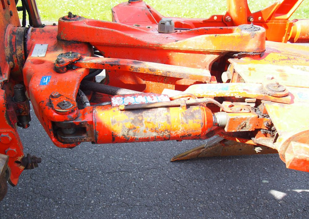 Pług obrotowy Kuhn Kuhn Vari-Master 150 4+1 Pług obracany Kuhn Vari-Master 150 4+1 - Pług: zdjęcie 2 Pług obrotowy Kuhn Kuhn Vari-Master 150 4+1 Pług obracany Kuhn Vari-Master 150 4+1 - Pług: zdjęcie 2