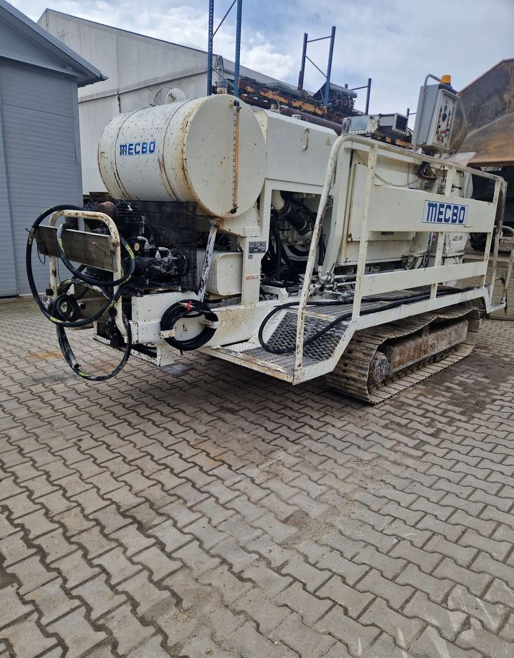 Pompa do betonu Mecbo CAR TCACK P6.80 APV/DI 90bar 2007 Pompa do betonu MECBO P6.80 na gąsienicach - Stacjonarna pompa do betonu: zdjęcie 3 Pompa do betonu Mecbo CAR TCACK P6.80 APV/DI 90bar 2007 Pompa do betonu MECBO P6.80 na gąsienicach - Stacjonarna pompa do betonu: zdjęcie 3