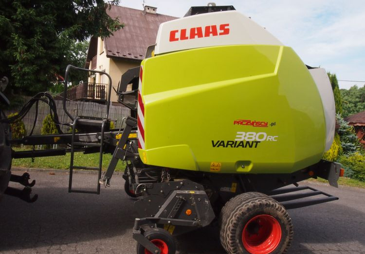 Prasa Claas VARIANT 380 RC 2014 Prasa rolująca z nożami i opuszczana podłoga - Prasa rolująca: zdjęcie 4 Prasa Claas VARIANT 380 RC 2014 Prasa rolująca z nożami i opuszczana podłoga - Prasa rolująca: zdjęcie 4