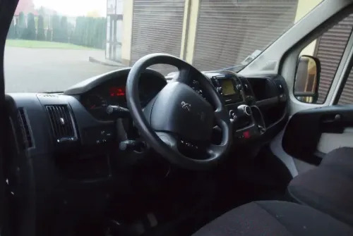 Samochody dostawcze Peugeot Boxer 2015 - Furgon: zdjęcie 5 Samochody dostawcze Peugeot Boxer 2015 - Furgon: zdjęcie 5