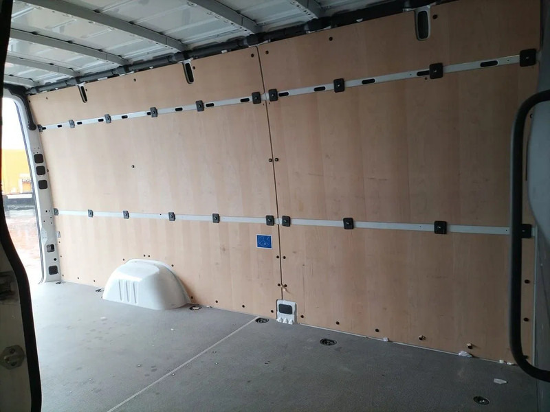 Mercedes-Benz Binnenbekleding L2H2 Sprinter - Kabina i wnętrze do Samochodów dostawczych: zdjęcie 5 Mercedes-Benz Binnenbekleding L2H2 Sprinter - Kabina i wnętrze do Samochodów dostawczych: zdjęcie 5