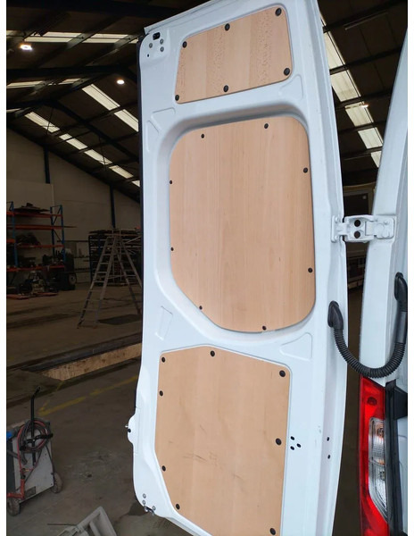 Mercedes-Benz Binnenbekleding L2H2 Sprinter - Kabina i wnętrze do Samochodów dostawczych: zdjęcie 1 Mercedes-Benz Binnenbekleding L2H2 Sprinter - Kabina i wnętrze do Samochodów dostawczych: zdjęcie 1