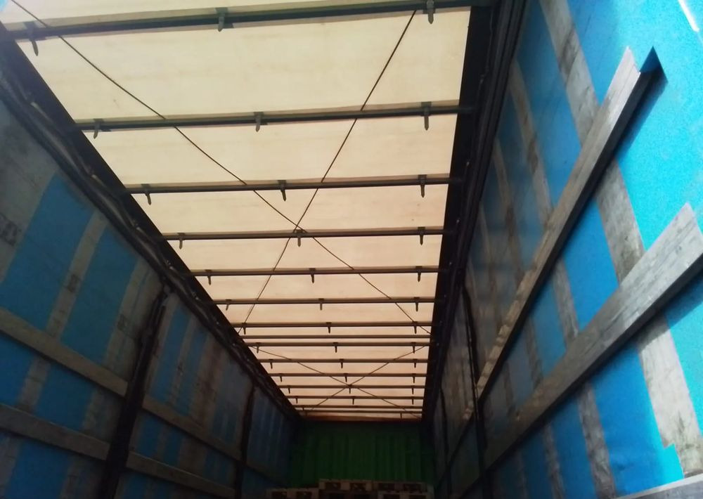 Krone Przyczepa 3 osie Firanka - Przyczepa z plandeką: zdjęcie 2 Krone Przyczepa 3 osie Firanka - Przyczepa z plandeką: zdjęcie 2