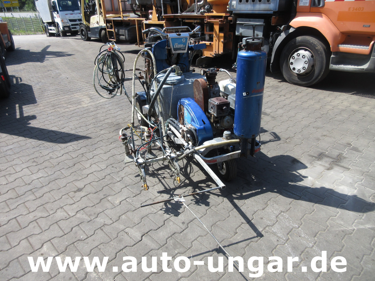 Graco LineLazer IV 250 SPS selbstfahrend Airless Perlen Roadmarking Straßenmarkierung - Maszyna drogowa: zdjęcie 2 Graco LineLazer IV 250 SPS selbstfahrend Airless Perlen Roadmarking Straßenmarkierung - Maszyna drogowa: zdjęcie 2