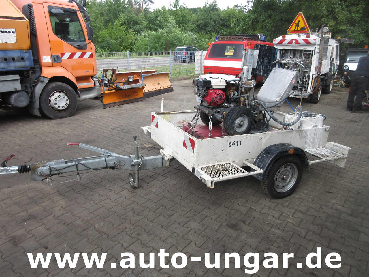 Graco Zebra 5 Airless Traceuse Markiermaschine Roadmarking Machine mit Trailer Hofmann - Maszyna drogowa: zdjęcie 1 Graco Zebra 5 Airless Traceuse Markiermaschine Roadmarking Machine mit Trailer Hofmann - Maszyna drogowa: zdjęcie 1
