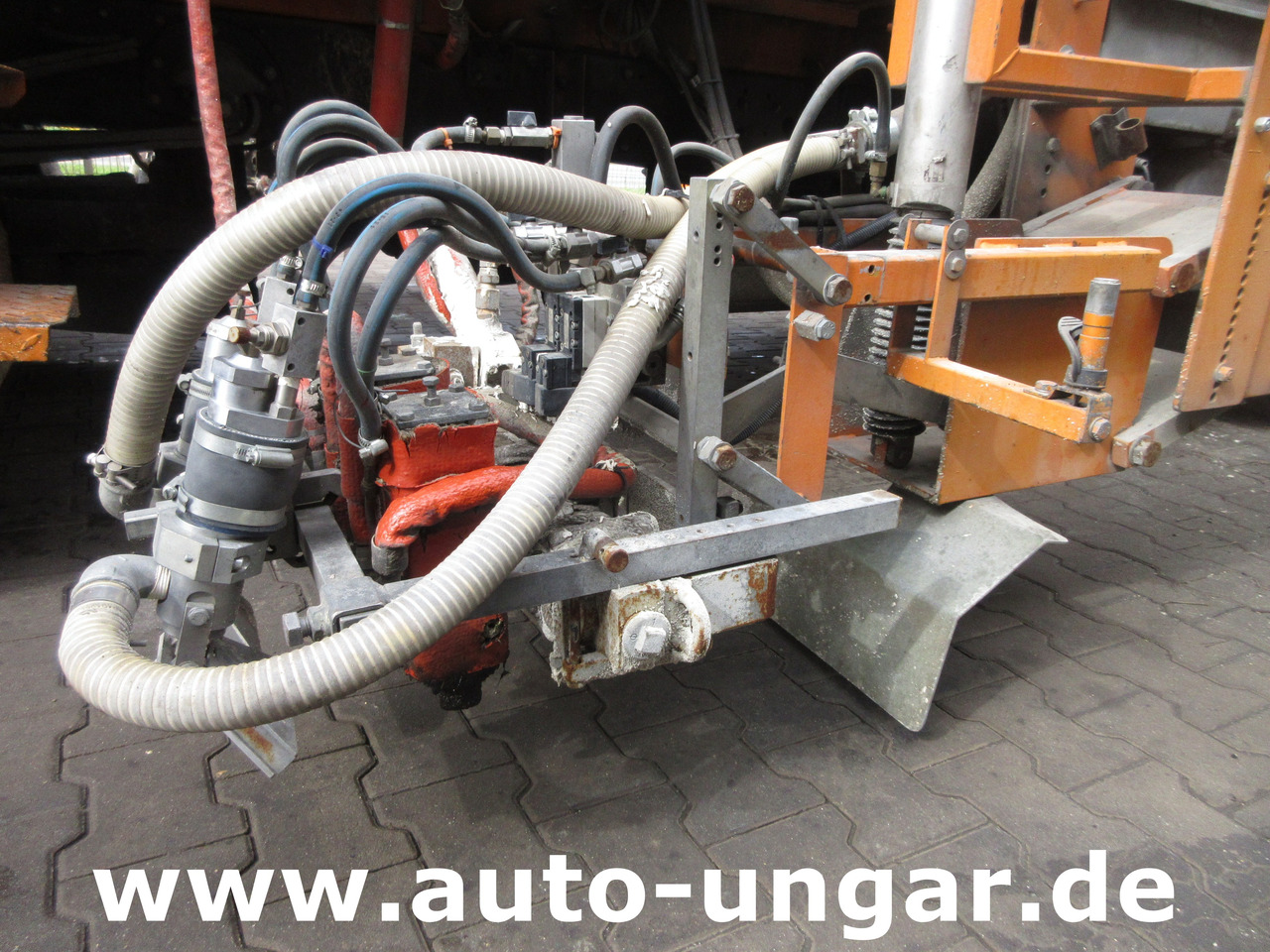 Hofmann H75 - 1000 Thermoplastic Roadmarking Machine Truck Mounted Hot Paint - Maszyna drogowa: zdjęcie 4 Hofmann H75 - 1000 Thermoplastic Roadmarking Machine Truck Mounted Hot Paint - Maszyna drogowa: zdjęcie 4