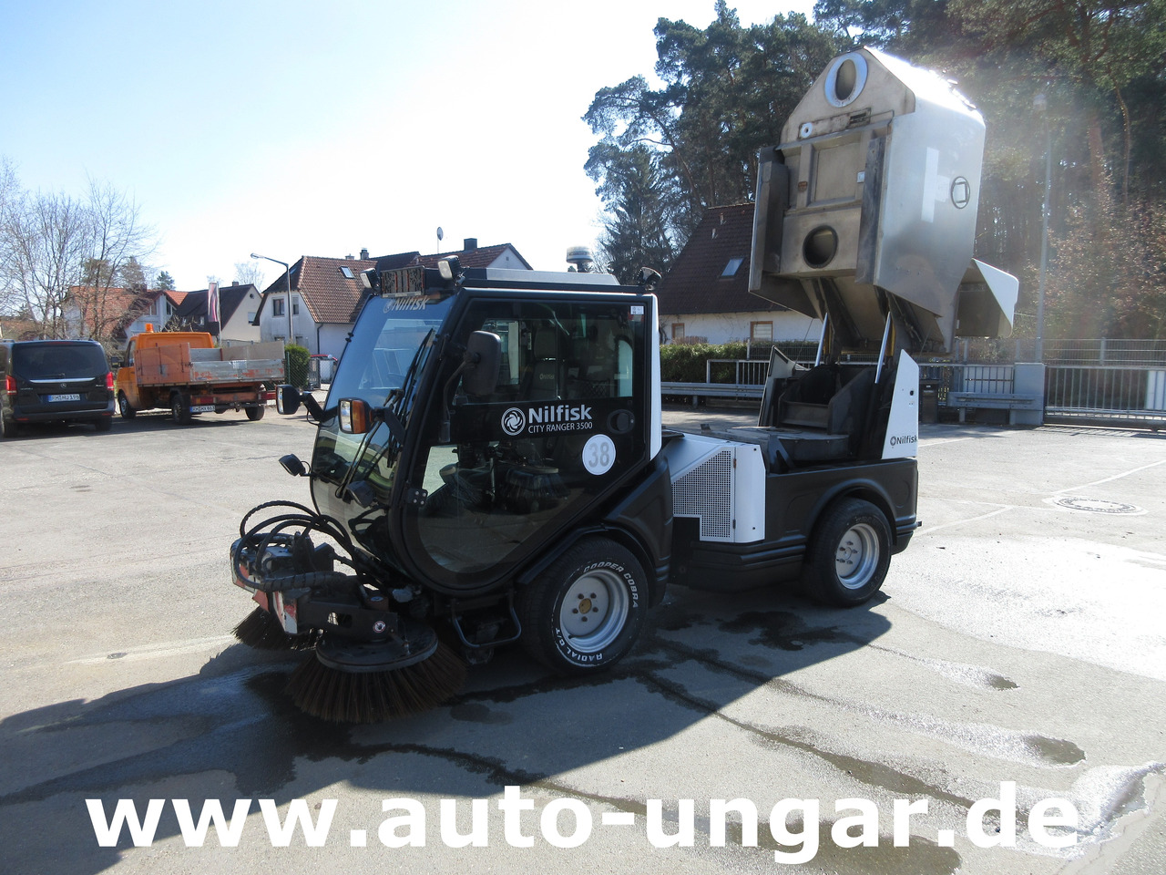 NILFISK CR3500 CityRanger Schmidt Flexigo Multigo 4x4 Kehrmaschine Geräteträger - Zamiatarka uliczna: zdjęcie 2 NILFISK CR3500 CityRanger Schmidt Flexigo Multigo 4x4 Kehrmaschine Geräteträger - Zamiatarka uliczna: zdjęcie 2