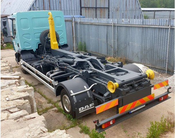 DAF 12t LF180 FA - Ciężarówka hakowiec: zdjęcie 3 DAF 12t LF180 FA - Ciężarówka hakowiec: zdjęcie 3