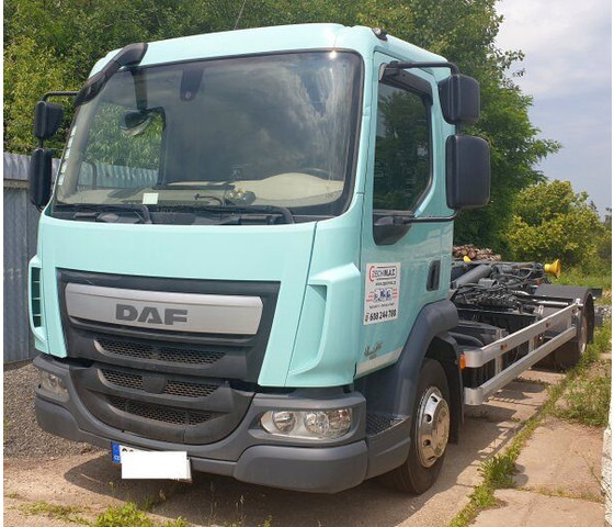 DAF 12t LF180 FA - Ciężarówka hakowiec: zdjęcie 1 DAF 12t LF180 FA - Ciężarówka hakowiec: zdjęcie 1